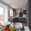 Отель MODERN and SPACIOUS HOUSE CLOSE TO THE CITY CENTRE, фото 18