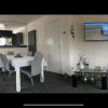 Отель Limegrove, Comfortable Three Bedroom House, фото 13