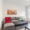 Отель Bright and Spacious 2 Storey - 2BR Apt Close to Parks and King Street, фото 3