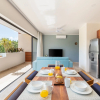 Отель Great 2-Unit-Deal | Amazing Rooftop Terrace & Pool | Gym | Sky Bar | Cinema, фото 3