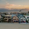 Отель Bay View Buyout A by AvantStay Mission Beach Home on the Sand Sleeps 20 в Сан-Диего