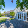 Отель Krissell Castle - Acacia Bay Holiday Home, фото 1
