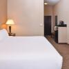 Отель Holiday Inn Express & Suites Bridgeport, an IHG Hotel, фото 4
