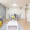 Отель Riley House Spacious City Apartment, фото 15