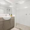 Отель Seapoint Unit 14 32 Victoria Tce Kings Beach, фото 4