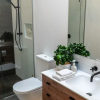 Отель Farrant Drive - Sleeps 8 - Lake & Mountain Views - Modern & Stylish, фото 10