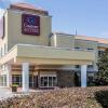 Отель Comfort Suites Brunswick, фото 1