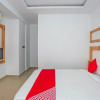 Отель OYO 15111 Greencity Comforts, фото 29