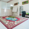 Отель RedDoorz Syariah near Taman Siring 2, фото 36