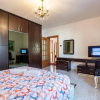 Отель Apartment with garden a few steps from the lake - Larihome A06, фото 7