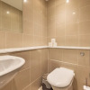 Отель Spacious 2 Bed - Battersea High Street, фото 10