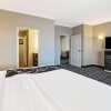 Отель La Quinta Inn & Suites Garland Harbor Point, фото 21