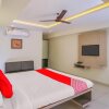 Отель OYO 19321 Hotel Surya Comforts, фото 5