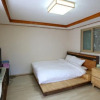 Отель Okcheon Kkotgureumchaeullu Pension, фото 18