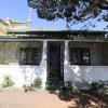 Отель The Cottage at 32 Chiswick в Йоханнесбурге