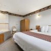 Отель Pelican Lake Motel, фото 3