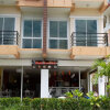 Отель Tropical Sands Guesthouse, фото 1