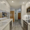 Отель Newly Remodeled Spacious 1 Bedroom 1 Condo by RedAwning, фото 6