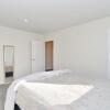 Отель Lavandula 3 - Christchurch Holiday Homes, фото 3