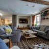 Отель Chic Georgian town house in Cotswold town centre, фото 3