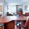 Отель Candlewood Suites HAZLETON, an IHG Hotel, фото 10