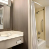 Отель Courtyard by Marriott Tysons McLean, фото 9