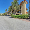 Отель Bradenton Beach Club Bliss w/ Hot Tub & Private Beach Access by Amibr, фото 1