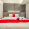 Отель RedDoorz Plus near Akademi Kepolisian Semarang 3, фото 16