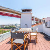 Отель GuestReady - Bright Family Home with Private Rooftop Terrace in Alcântara, фото 14