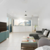Отель SuperHost - Beautiful City Views From This Apt Close to Lake, фото 3