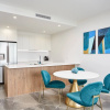 Отель Luxurious 2bed 2bath APT With Parking@southport, фото 9