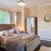 Отель Marvellous 5 bed Perfect for Family or Contractor в Манчестере