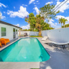 Отель Ultimate Vacation Retreat with a Pool, фото 17