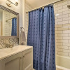 Отель Updated Vintage Apartment < 1/2 Mi to Main St, фото 10
