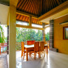 Отель 1793 Kuta Circle Homestay, фото 6