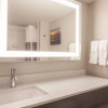 Отель La Quinta Inn & Suites by Wyndham Columbus North, фото 13