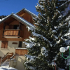 Отель Spacious 16-person chalet with five bedrooms in Les Deux Alpes, фото 1