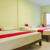 Отель RedDoorz Plus near Pantai Barat, фото 6