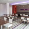 Отель Holiday Inn Express London - Newbury Park, an IHG Hotel, фото 1