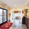 Отель Econo Lodge And Suites, фото 13