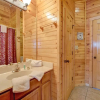Отель Magic Moments II - One Bedroom Cabin, фото 11