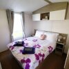 Отель Lovely 2-bed Static Caravan in Rhyl, фото 4