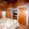 Отель Ridgecrest Drive Cabin 1606 - 1 Br cabin by RedAwning, фото 14