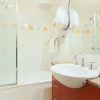 Отель Comfy Coogee 1 Bedroom Hideaway, фото 8
