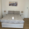 Отель Immaculate 4-bed House in Enfield Near Enfield loc, фото 3