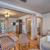 Отель Dallas Couples Retreat: Walk to Lower Greenville!, фото 9