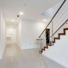 Отель Elegant Apartment in Milton Keynes near Snozone, фото 16