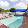 Отель Econo Lodge Inn & Suites Downtown Northeast near Fort Sam Houston, фото 12