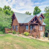 Отель Pigeon Forge Cabin: Premier Location & Hot Tub, фото 11