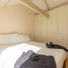 Отель Charming 1-bed Loft in Caerleon, фото 4